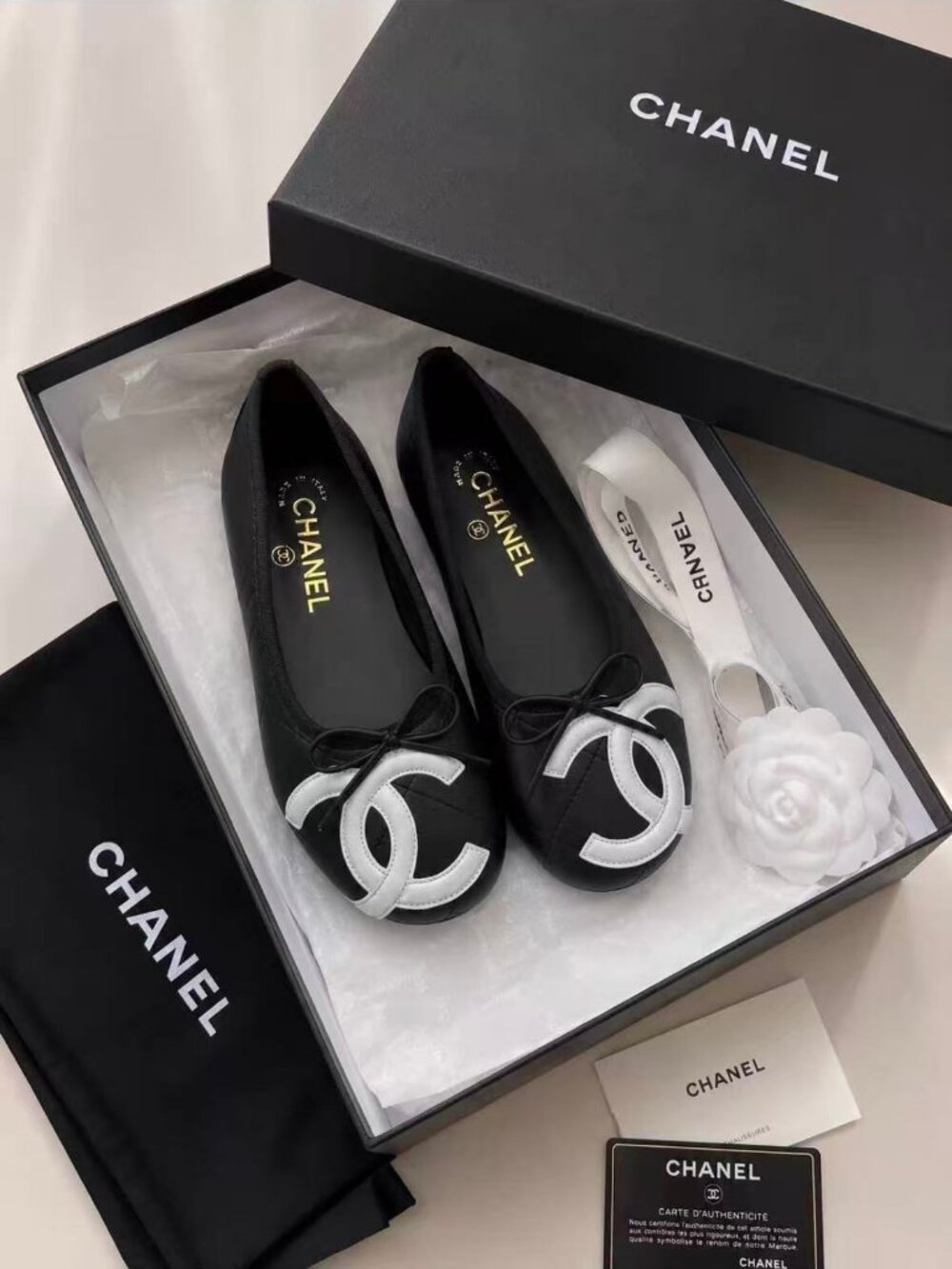 Chanel Black Quilted Leather White Interlocking‑CC Ballet Shoes